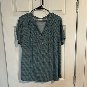 Blue Mood Green top size 2x